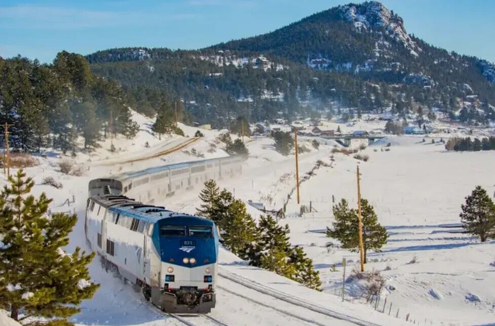 От Швейцарии до Калифорнии: топ-5 самых красивых железнодорожных маршрутов мира