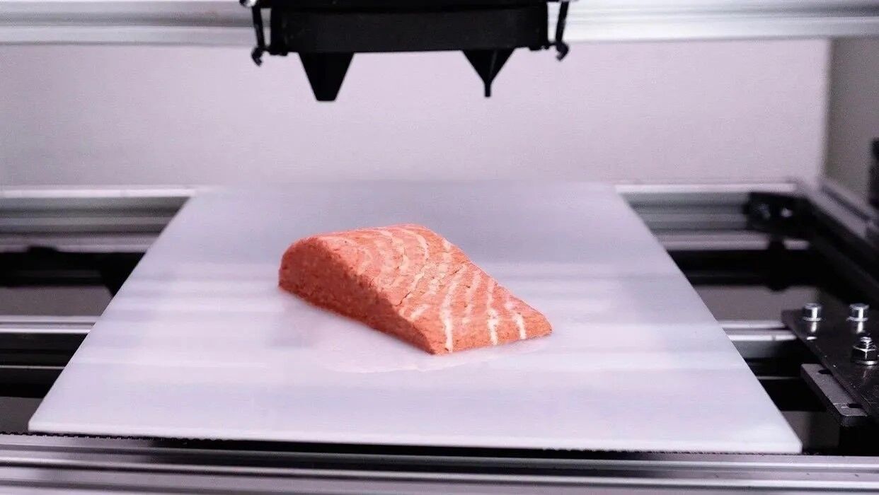 В супермаркетах Австрии начали продавать лосося, напечатанного на 3D-принтере