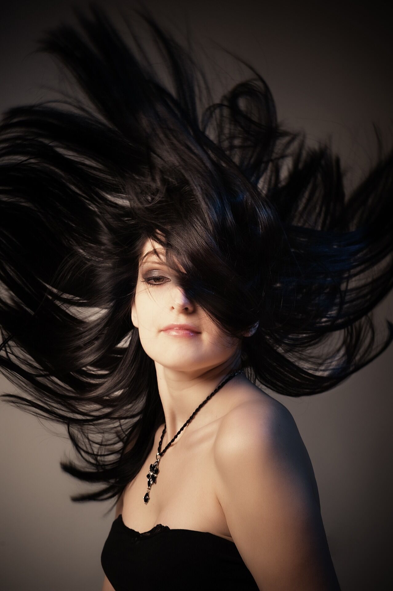 Как всегда выглядеть волшебно и соблазнительно: 8 приемов правильного ухода за волосами
