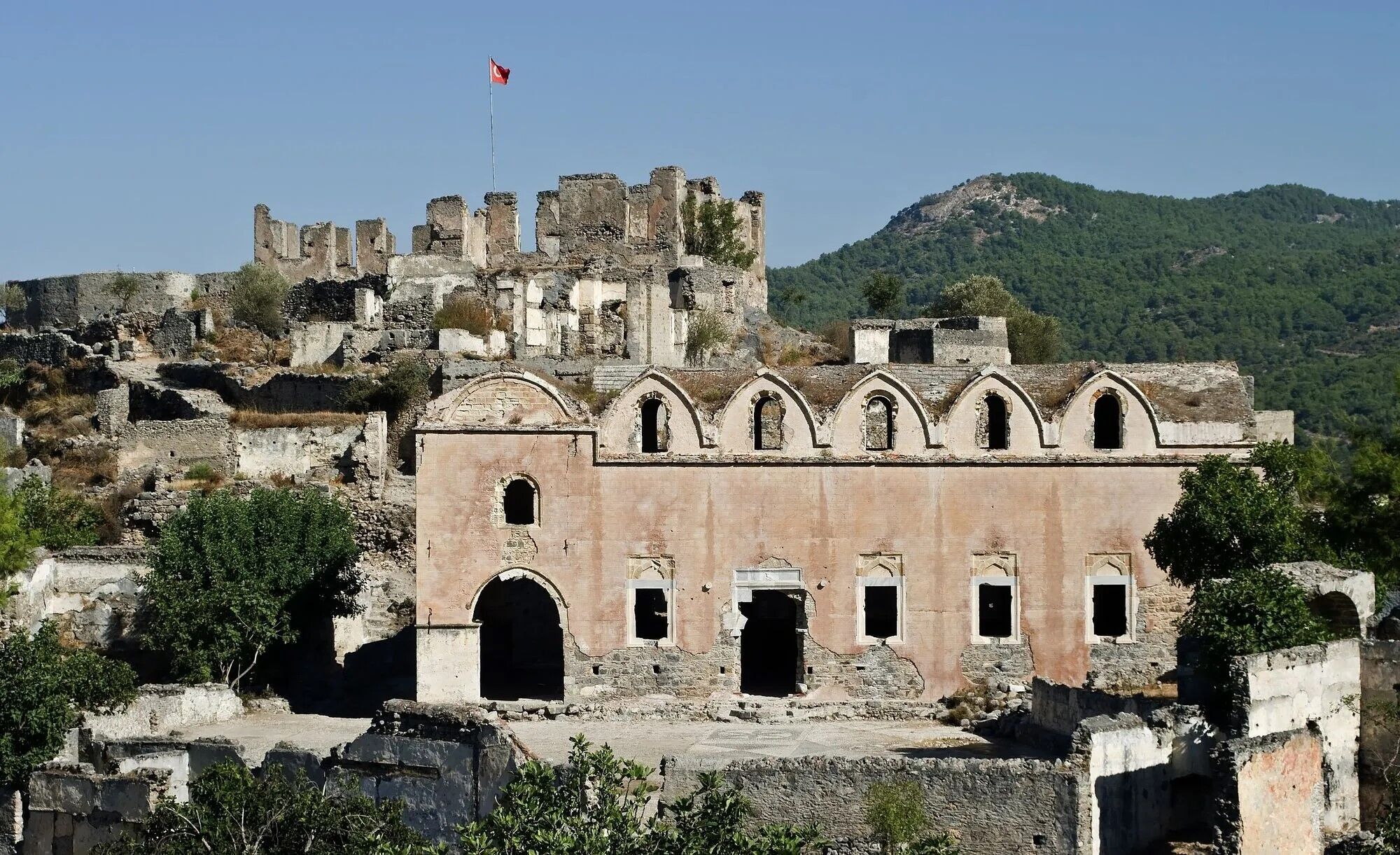 Як виглядає місто-привид у Туреччині, яке покинули 100 років тому