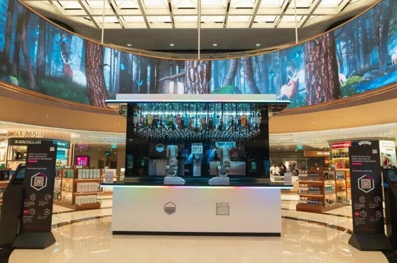 Двухдверный ресторан и цифровой водопад: как изменился сингапурский аэропорт Чанги. Фото