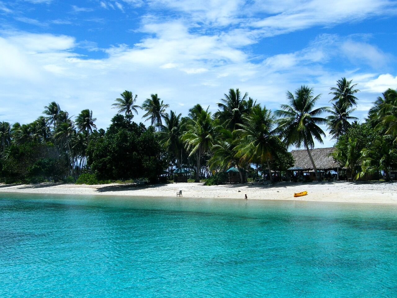 Малоизвестные острова, где бывает всего 5 000 посетителей в год, конкурируют красотой с Мальдивами.
