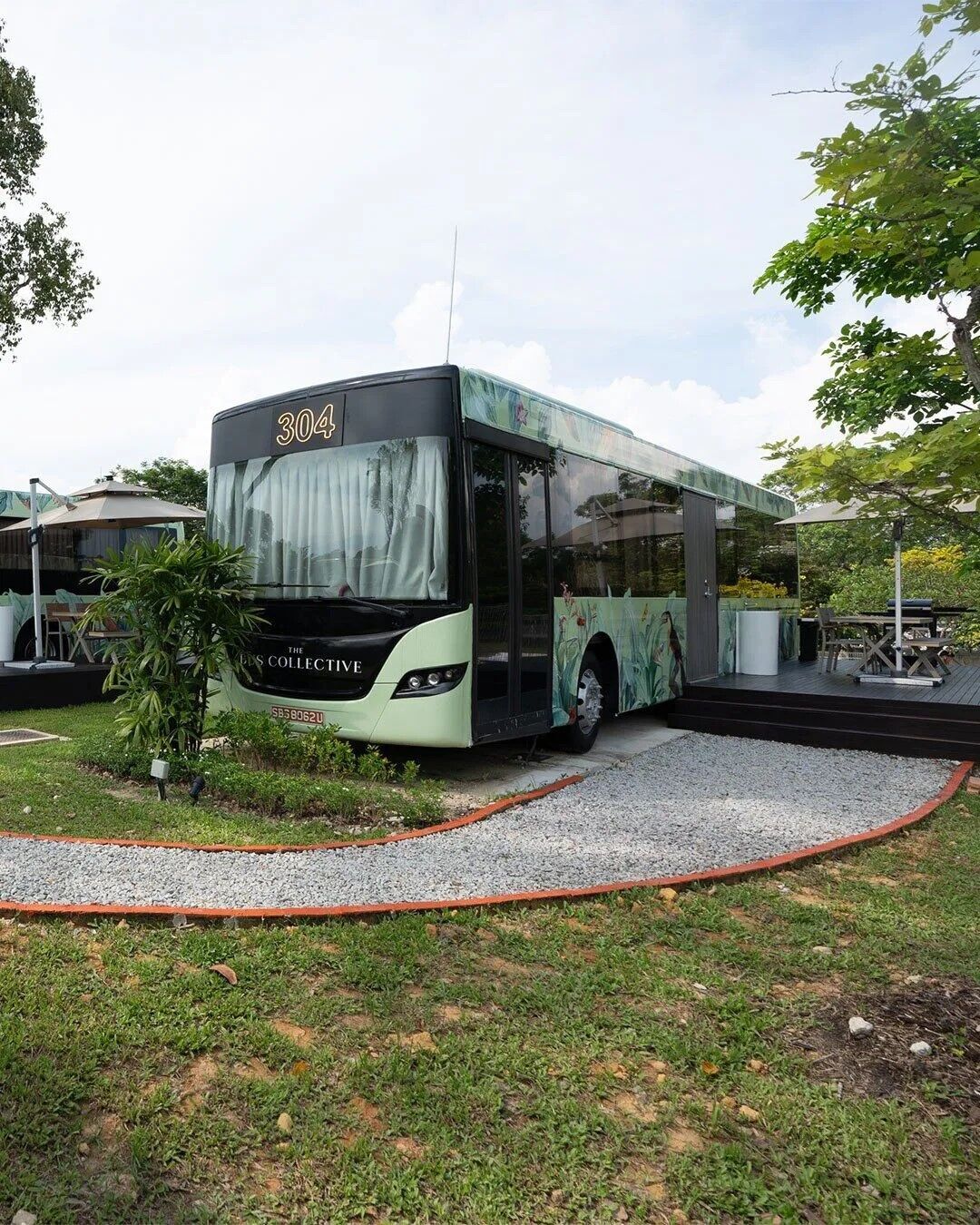 Роскошь на колесах: в сингапурской деревне автобусы превратили в отели. Фото