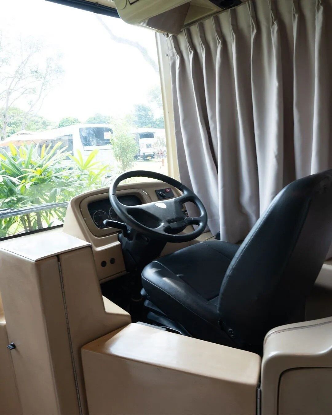 Роскошь на колесах: в сингапурской деревне автобусы превратили в отели. Фото