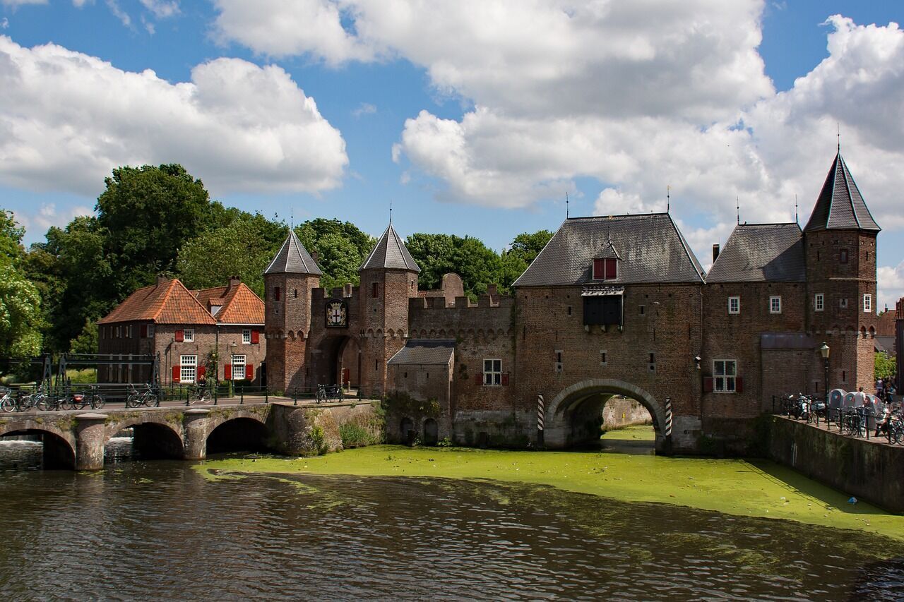 Амерсфорт в Нидерландах получил титул ''города года''. Фото живописного европейского уголка