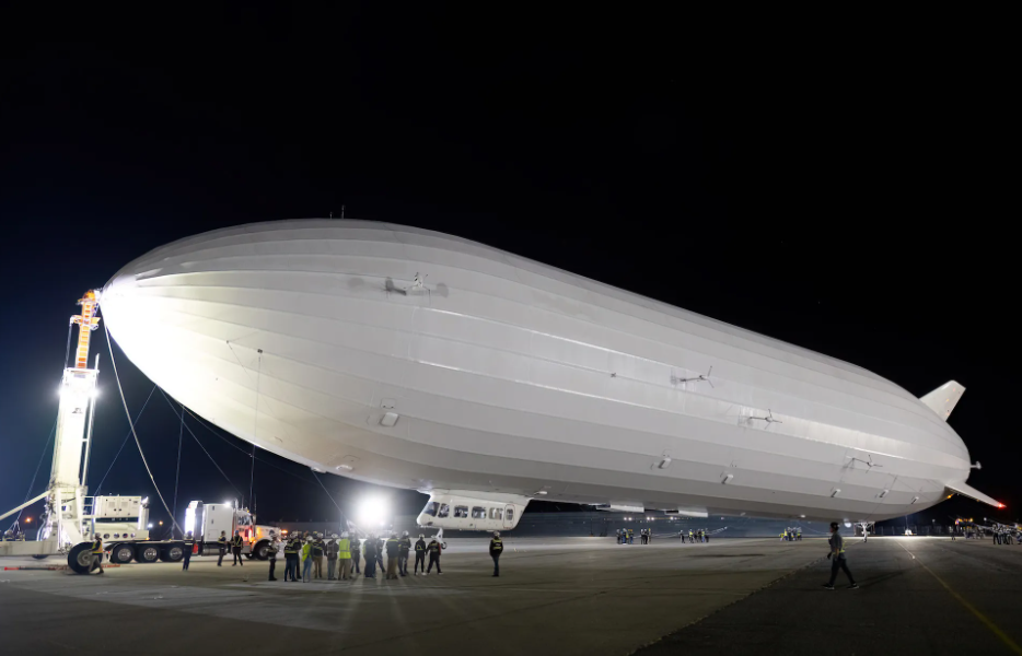 Pathfinder 1: самый большой в мире самолет презентовали в Калифорнии. Фото