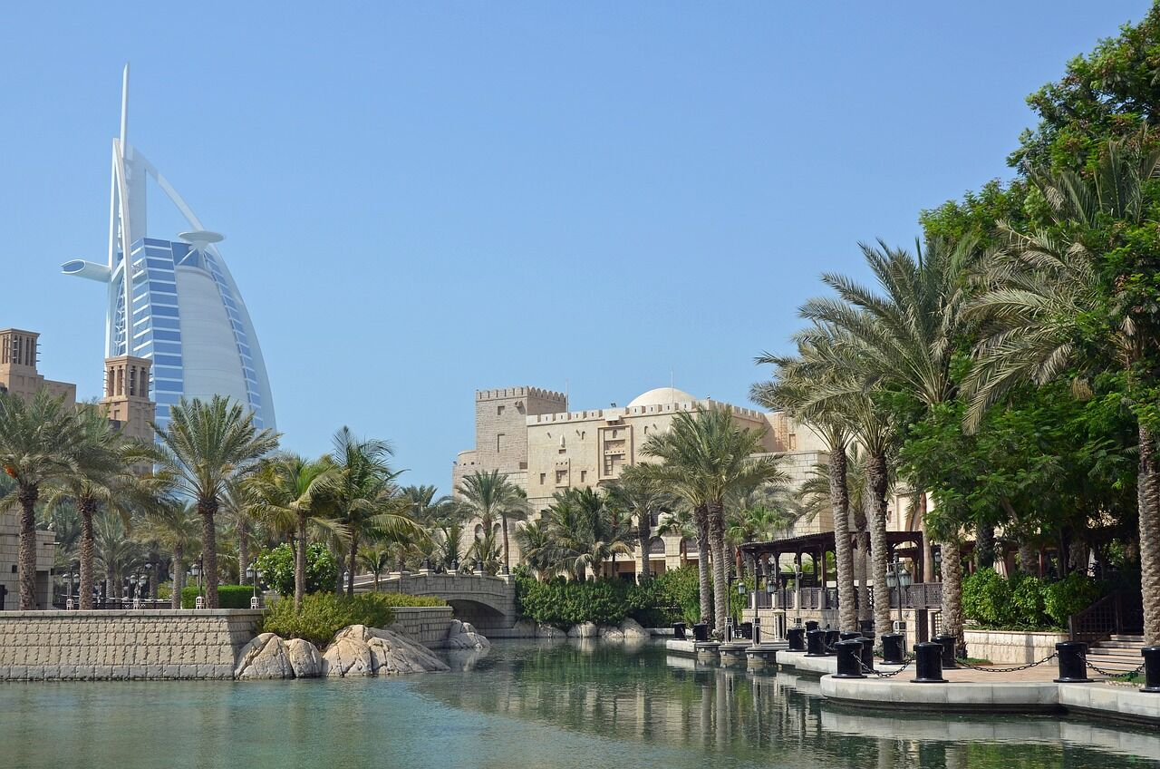 В ОАЭ вырос спрос и цены на отдых в связи с дополнительным выходным