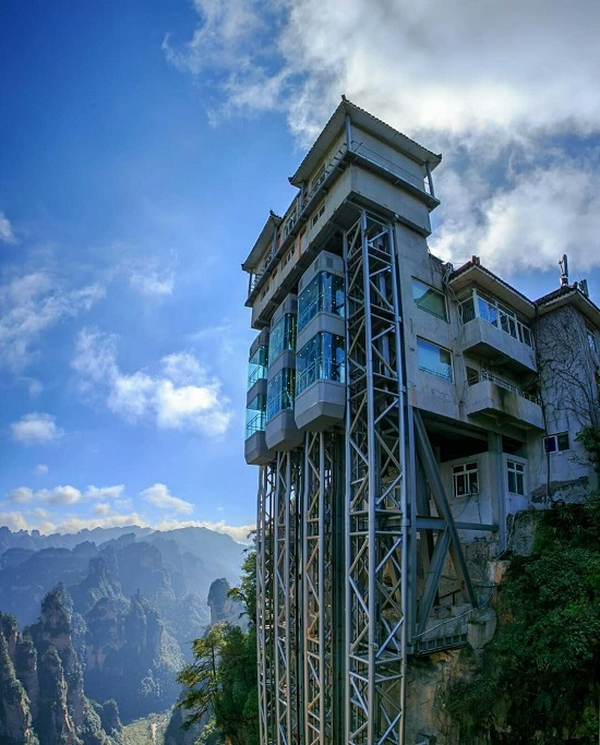 ''Лифт ста драконов'': как выглядит самый высокий уличный подъемник в мире: фото и видео