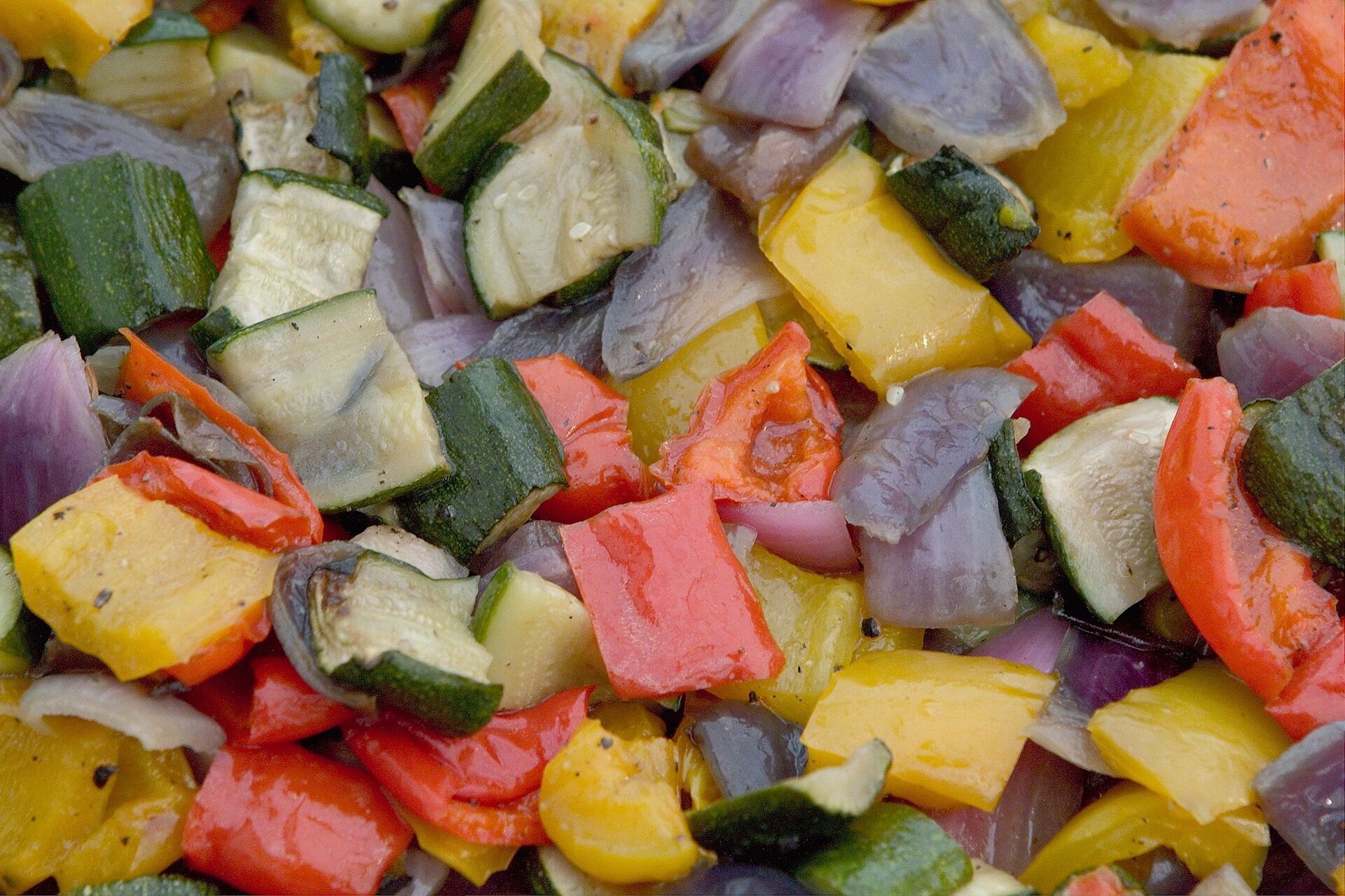 Що додати в запечені овочі, щоб покращити їх смак