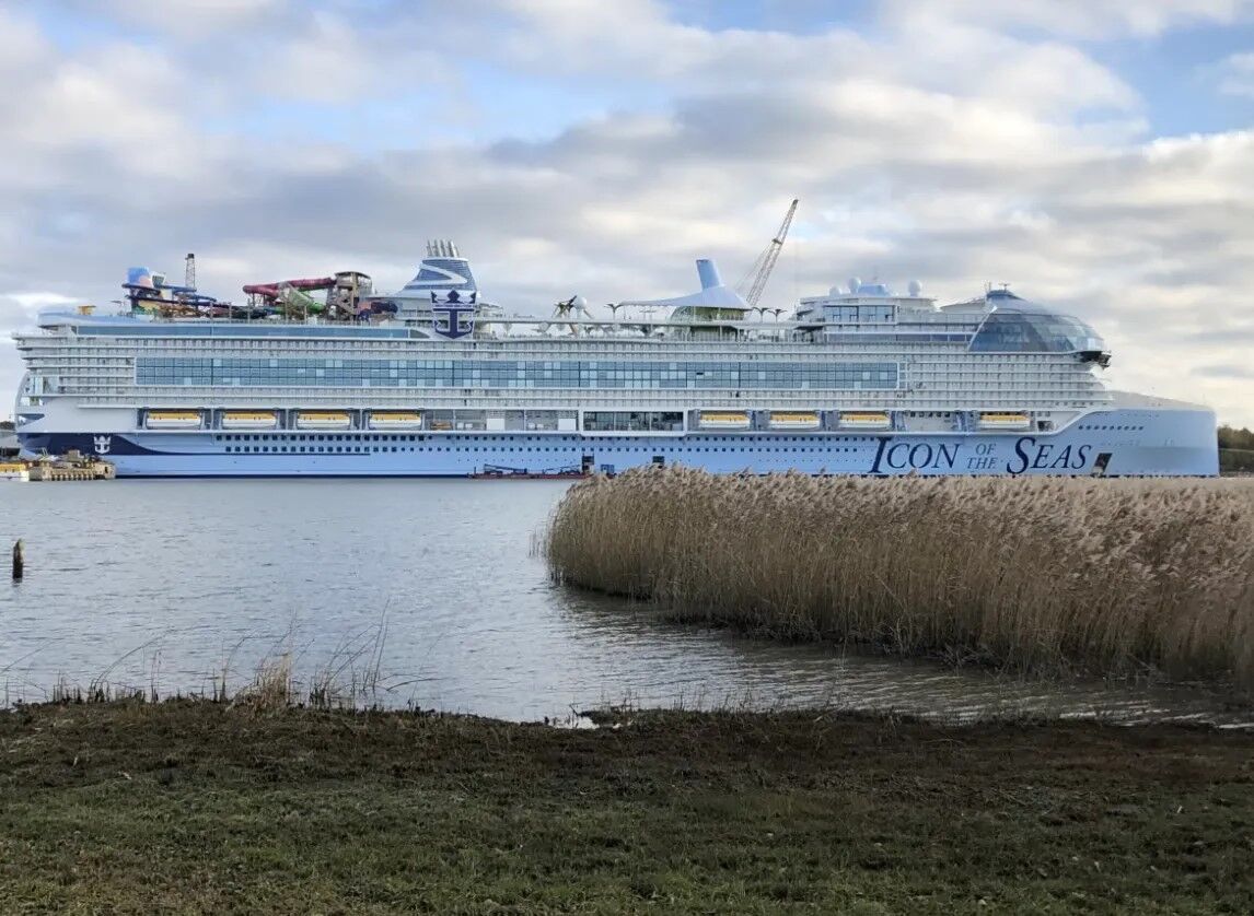 В Финляндии построили самый большой в мире круизный лайнер длиной 360 метров. Фото