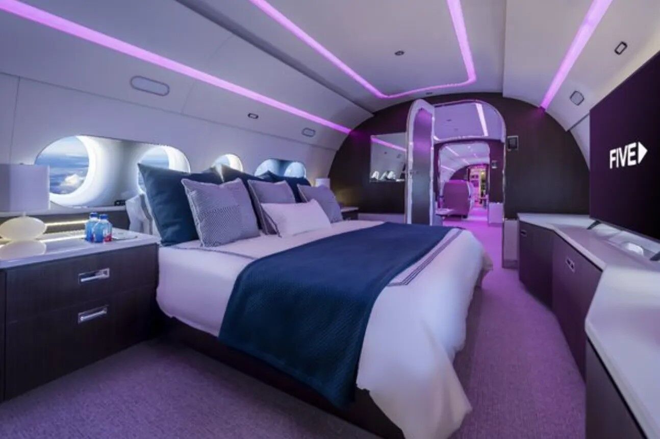 Отель из Дубая запустил частный самолет для вечеринок. Фото