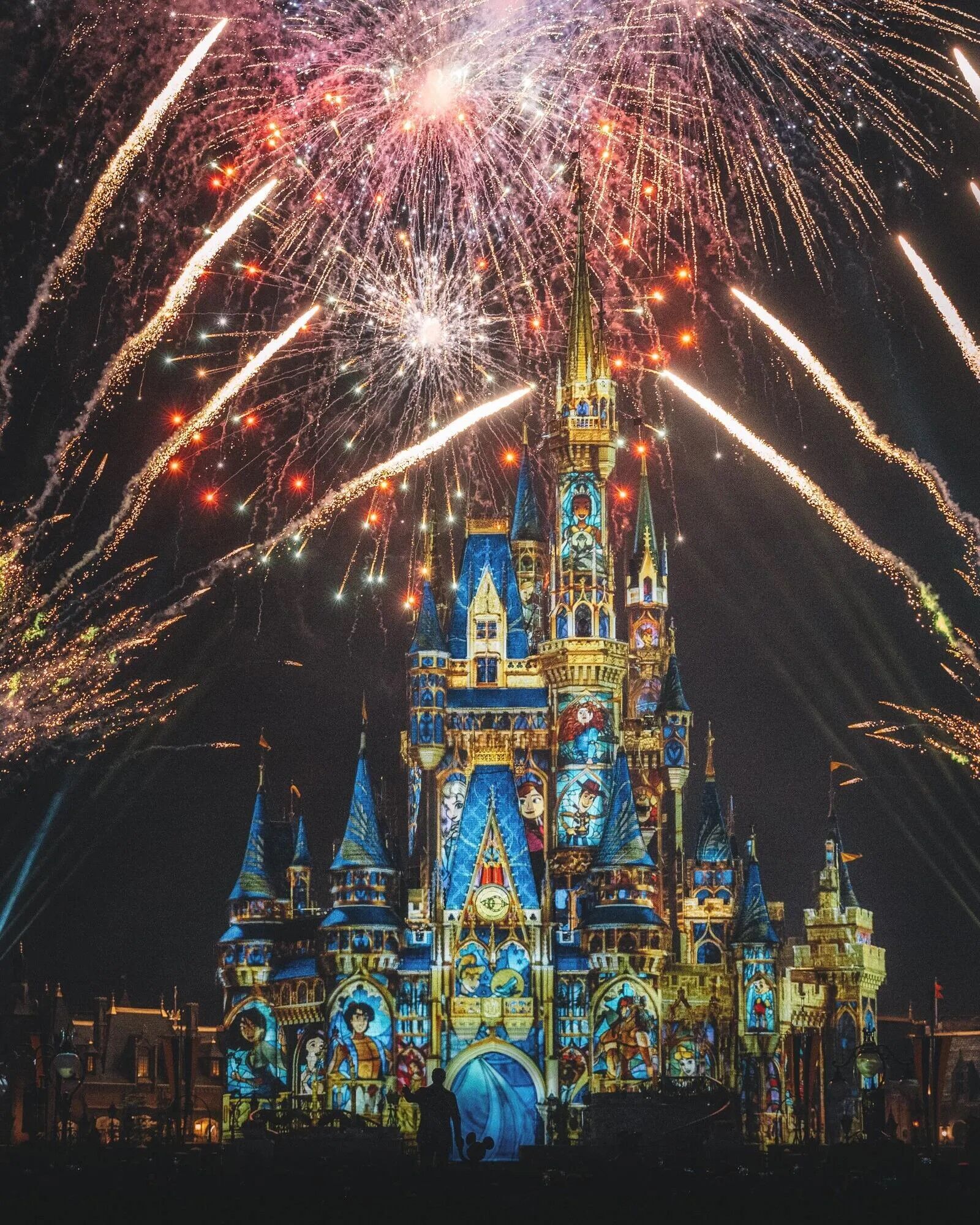 Всі Діснейленди за 24 дні: Disney відновлює ексклюзивний світовий тур