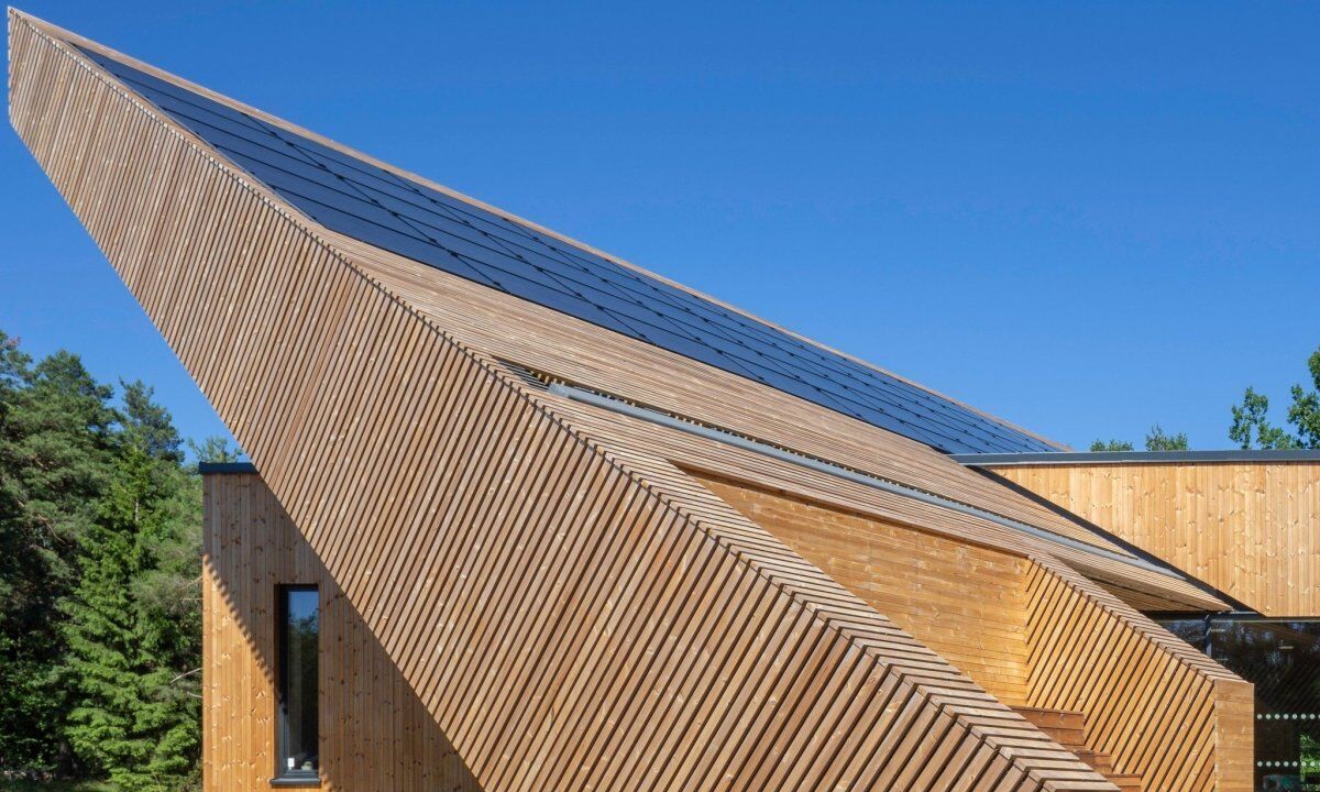 Новая школа будущего: в Норвегии презентовали школу на солнечных батареях