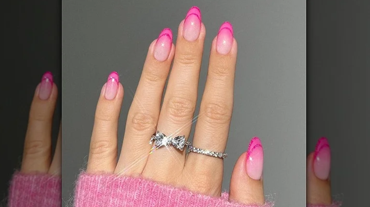 Последний писк моды: ногти Pink Spritz – блестящий маникюр Barbiecore