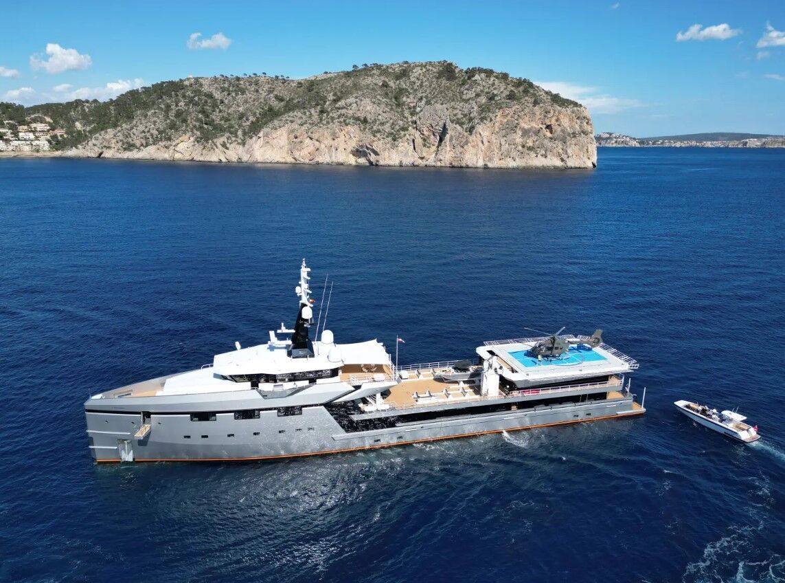 Безумная роскошь в открытом океане: Безос показал свою мега-яхту за полмиллиарда долларов