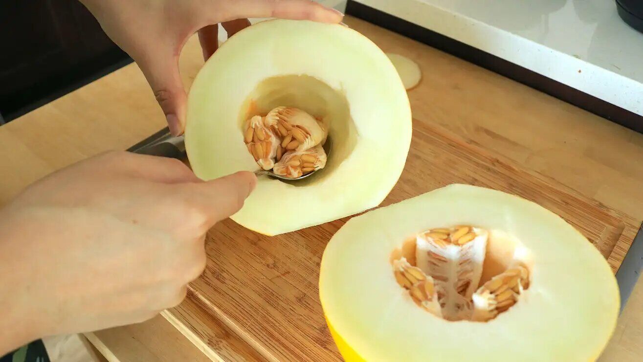 Лучший и самый аккуратный способ нарезать арбузы, дыни и ананасы