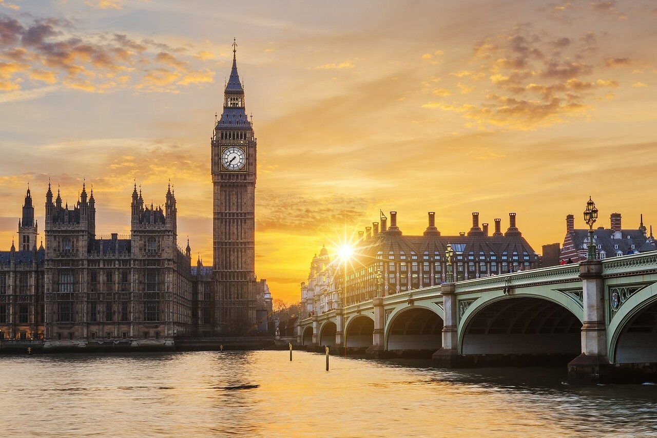Лондон признан одним из лучших мест для наблюдения за закатом.