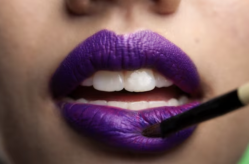 Как приручить фиолетовый: 5 стильных идей с королевским оттенком