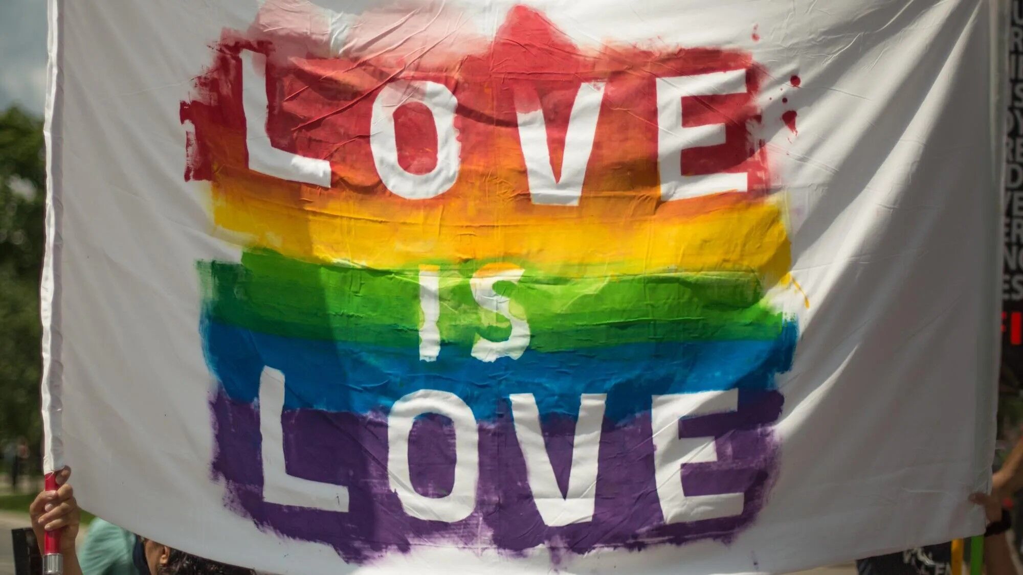 ЛГБТК+ спільнота налякана утисками та дискримінацією: ситуація з гомофобією в Туреччині стає гіршою