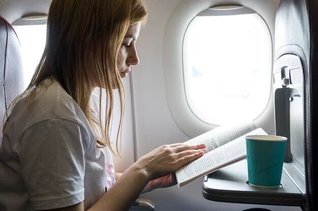 Не пейте кофе и чай в самолете: бортпроводница назвала причину