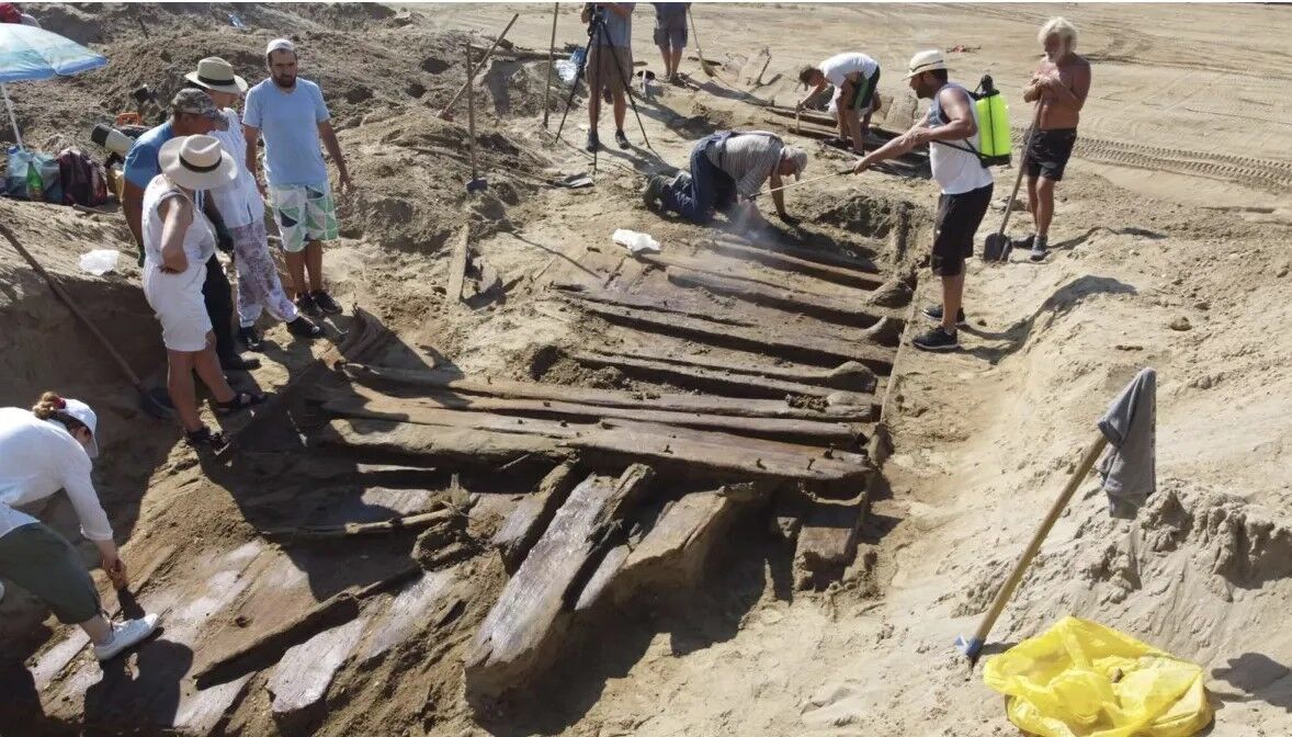 В Сербии шахтеры обнаружили древнеримский корабль. Фото