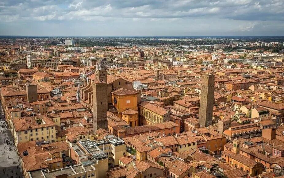 Не Пизанская: в Италии забили тревогу из-за другой падающей башни