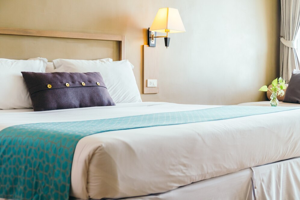 Як дізнатися, чи чиста постіль у готельному номері: експерти провели розслідування