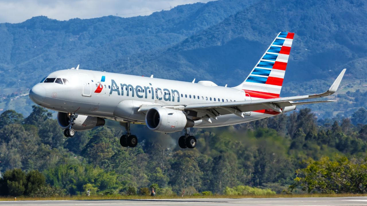 Пасажирка з дітьми виграла суд у American Airlines AAL і отримала компенсацію 