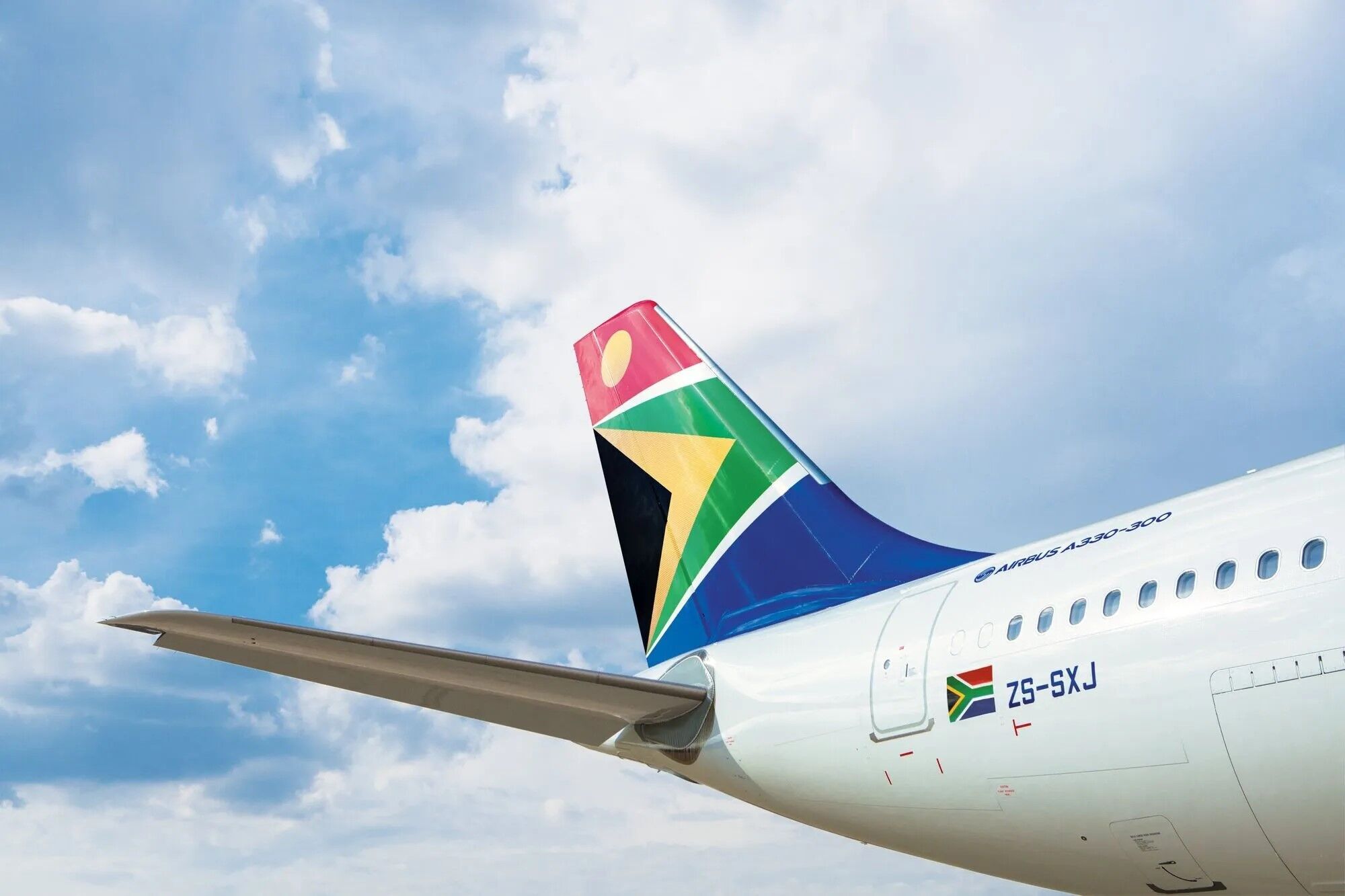 Авиакомпания ЮАР позволила детям до 11 лет лететь бесплатно в сопровождении родителей, но есть нюанс