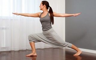 Як виправити неправильну поставу за допомогою йоги: 5 вправ для спини 