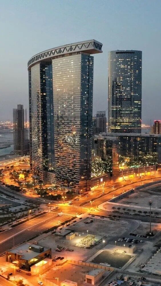 Рай для бизнесменов: почему миллиардеры регистрируют компании в Абу-Даби