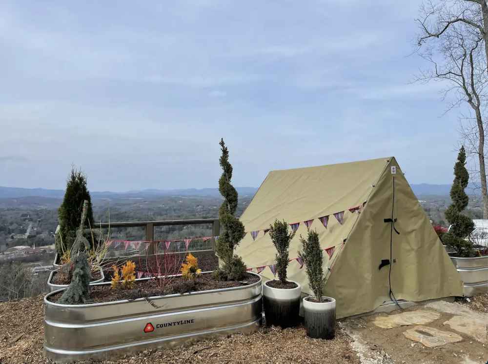 Airbnb для фанатов Гарри Поттера: как выглядит аналог палатки из Кубка мира по квиддичу и цена за ночь. Фото