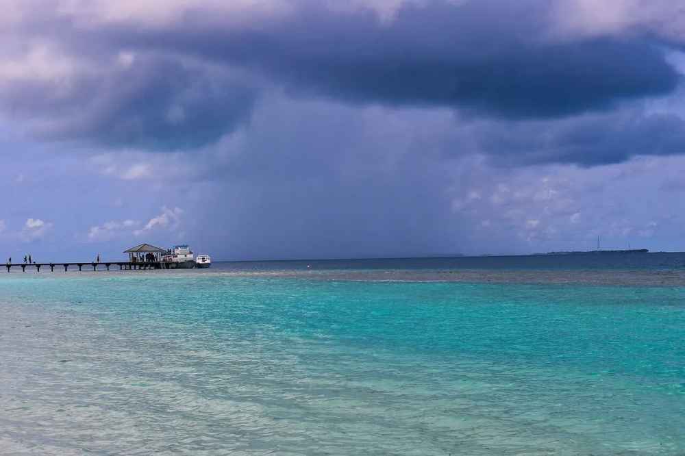 Туристы назвали свою величайшую ошибку во время планирования путешествия на Мальдивы, которая стоила им больших денег