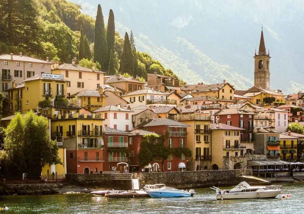 Озеро Комо против побережья Амальфи: сравнение самых привлекательных прибрежных жемчужин Италии