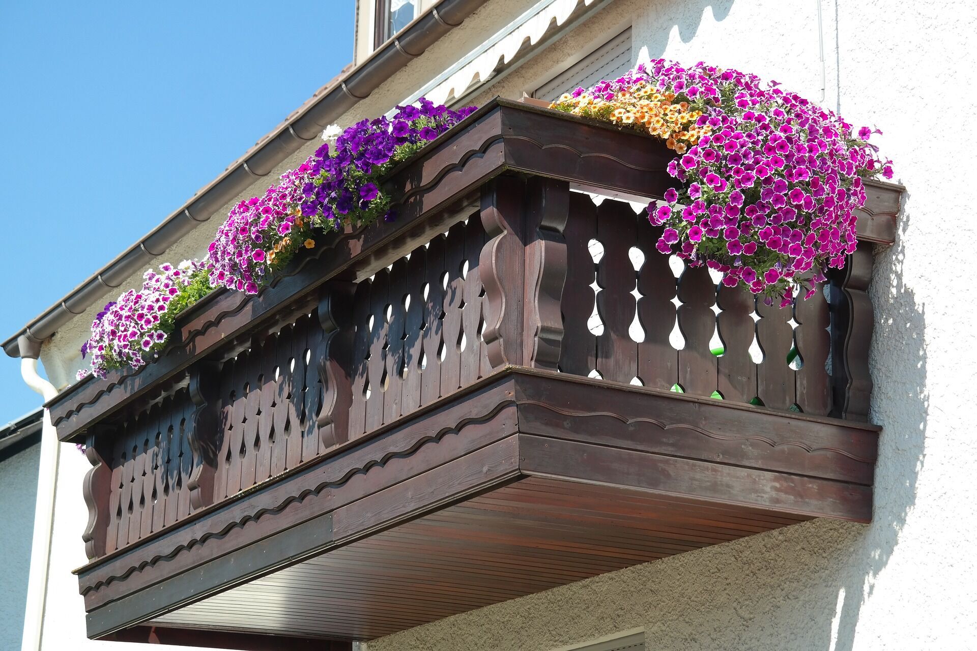 Как поддерживать порядок на балконе: 4 способа не превратить это место в свалку