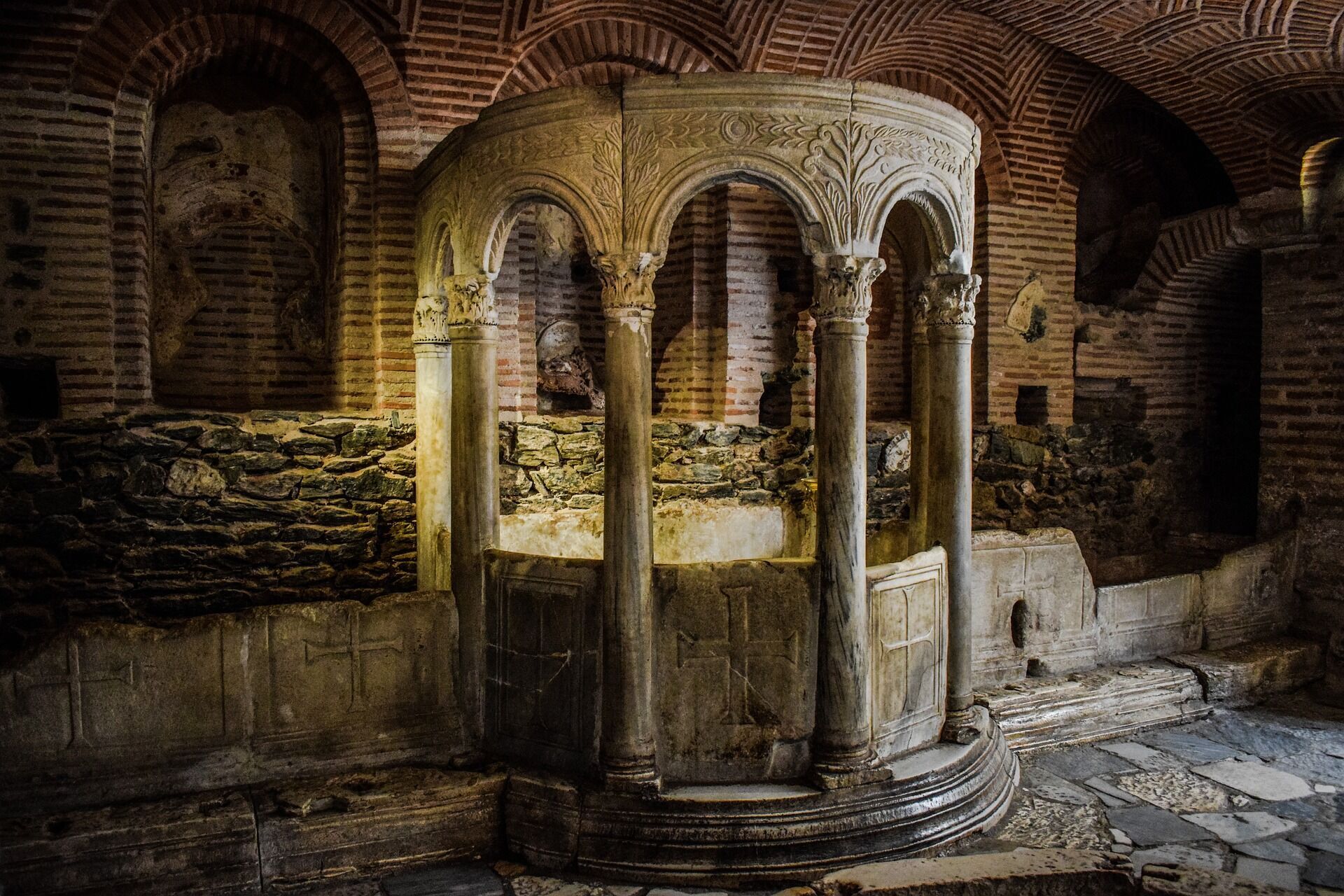 Рим подземный: краткий путеводитель по катакомбам Вечного города