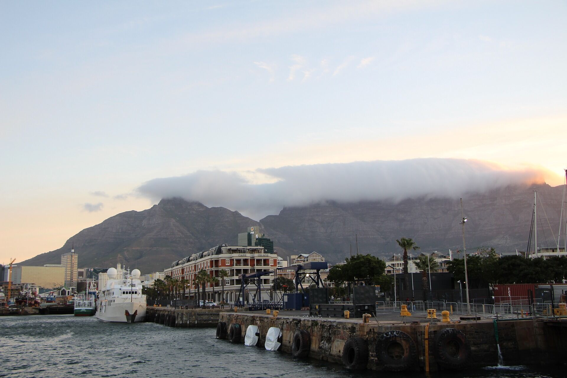 У похід найкращими туристичними місцями Кейптауна: 5 визначних пам'яток міста, які не можна проґавити