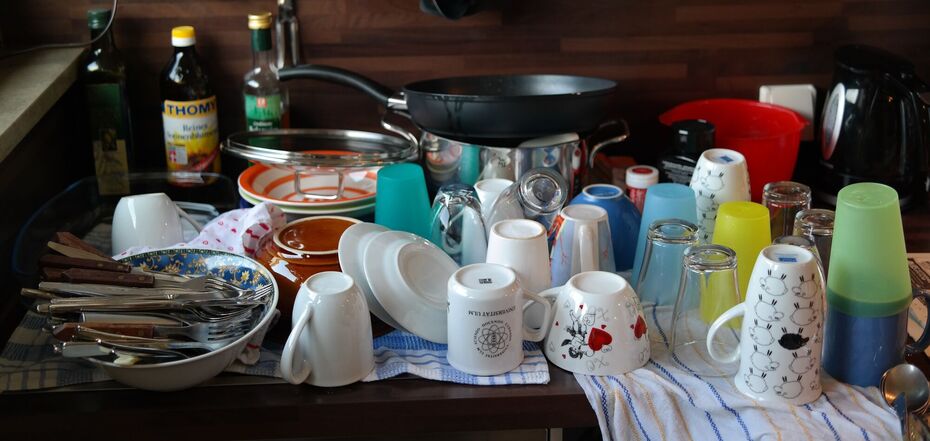 Важливо своєчасно прибирати брудний посуд