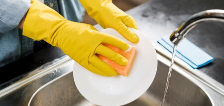 Ніколи не залишайте брудний посуд на ніч: це не лише питання гігієни