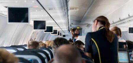 Помста стюардеси: користувач Reddit розповів, як екіпаж змусив примхливих пасажирів не діставати їх увесь політ