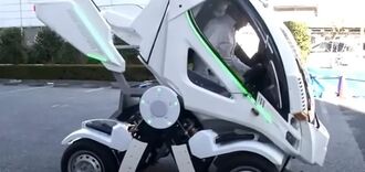  В Японії створили електромобіль-трасформер, схожий на робота з Mobile Suit Gundam. Відео