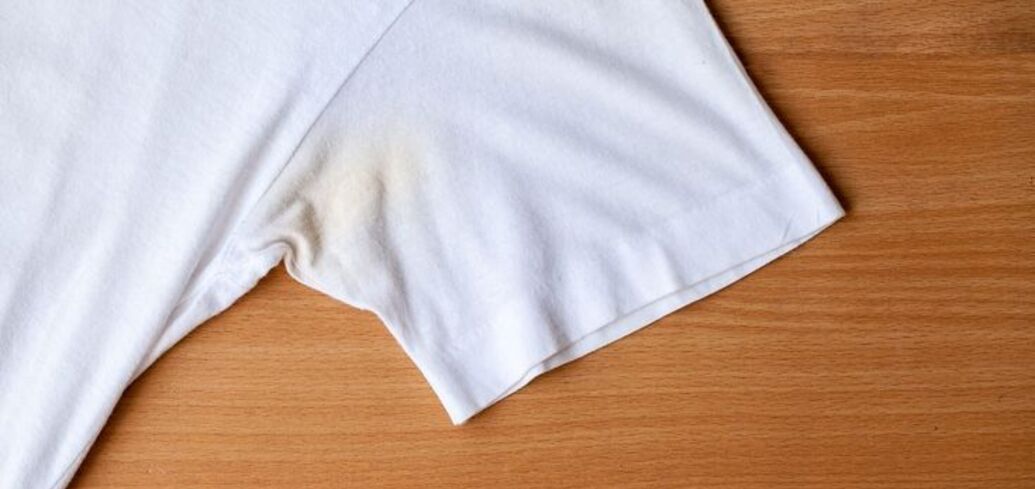 Как вывести пятна от дезодоранта из белой одежды – чем легко и быстро  удалить пятна от дезодоранта на белой одежде – как вывести пятна дезодоранта  из белой футболки и рубашки
