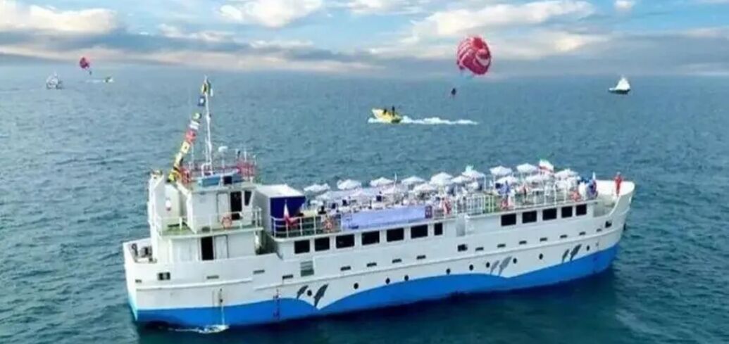 Иран представил первый круизный лайнер на Каспийском море