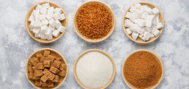 Какой сахар лучше выбрать: белый или коричневый