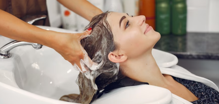Забудьте о потере волос: 9 эффективных масок, которые помогут восстановить волосы