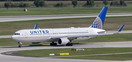 Пилот United Airlines пришел на рейс пьяным и остался без работы