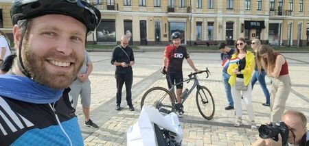 Німецький журналіст 42 дні їхав велосипедом із Люксембурга до Києва. Фото