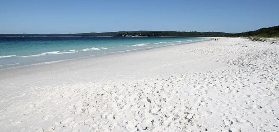 Австралийский пляж стал очень популярен из-за песка: чем он особенный. Видео