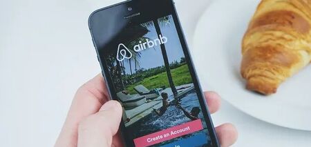 Может испортить отпуск: какую деталь нужно проверить при бронировании жилья на Airbnb