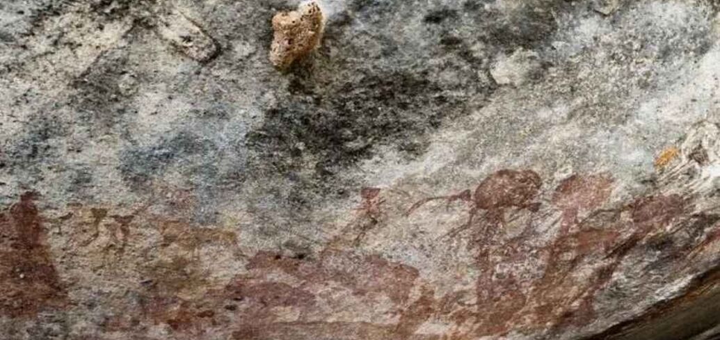 У Танзанії знайшли наскельні малюнки з загадковими фігурами з величезними головами. Фото